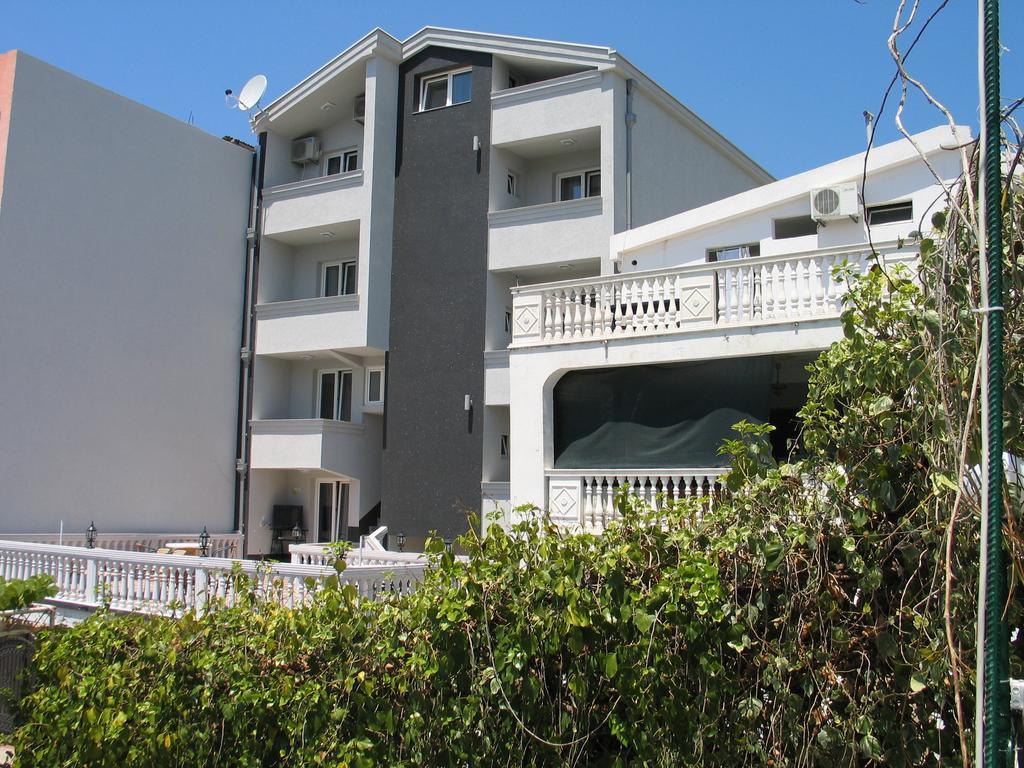 Guest House Dena Dobra Voda Exterior photo